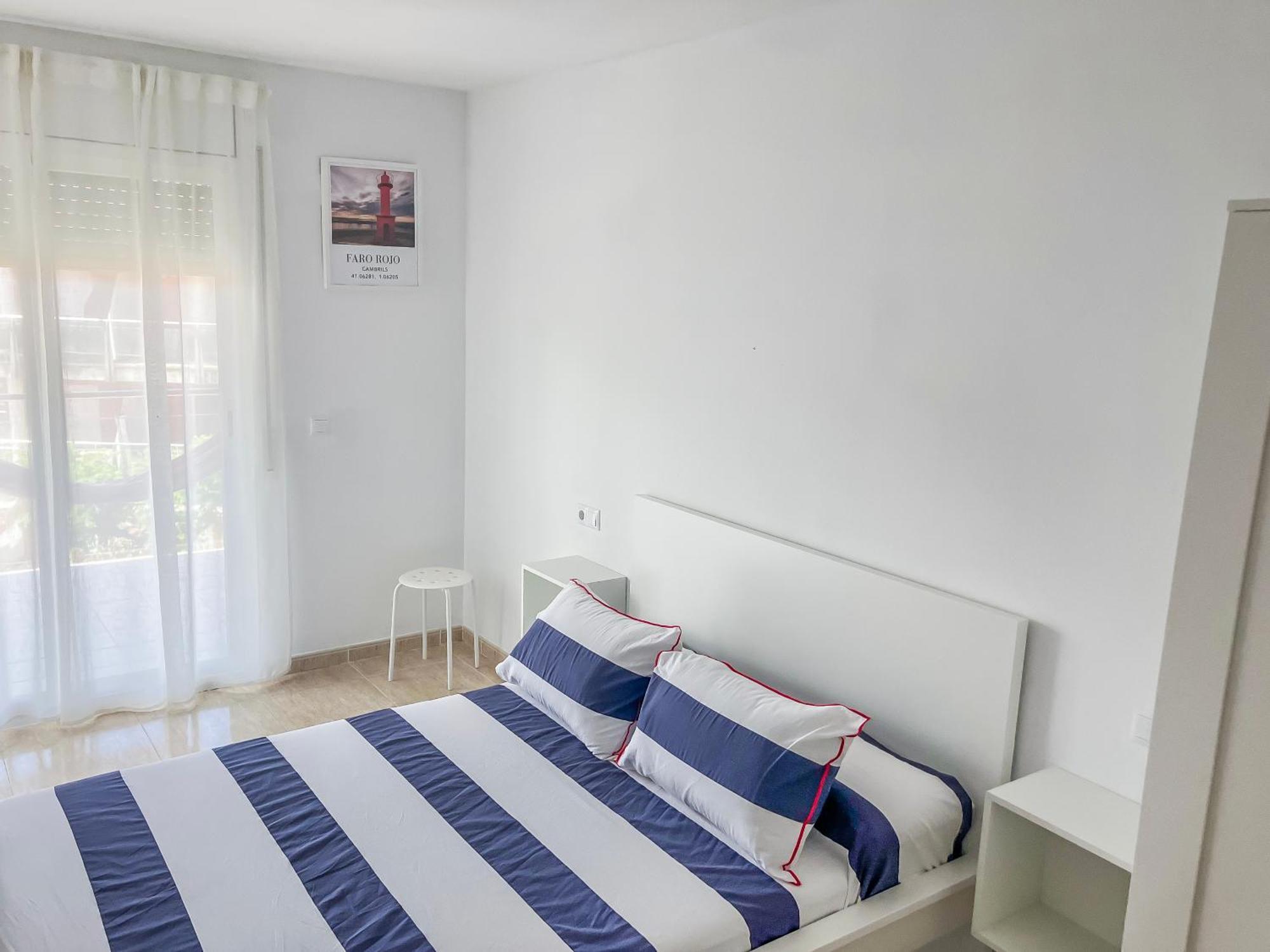Apartamento Port Marino Кембрилс Екстериор снимка
